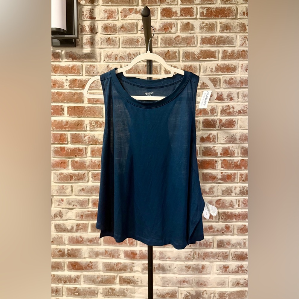 NWT Old Navy Women's Deep Blue Muscle Tee